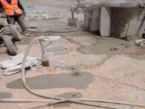 镇远水泥混凝土路面板底注浆技术 路面脱空注浆整治方案